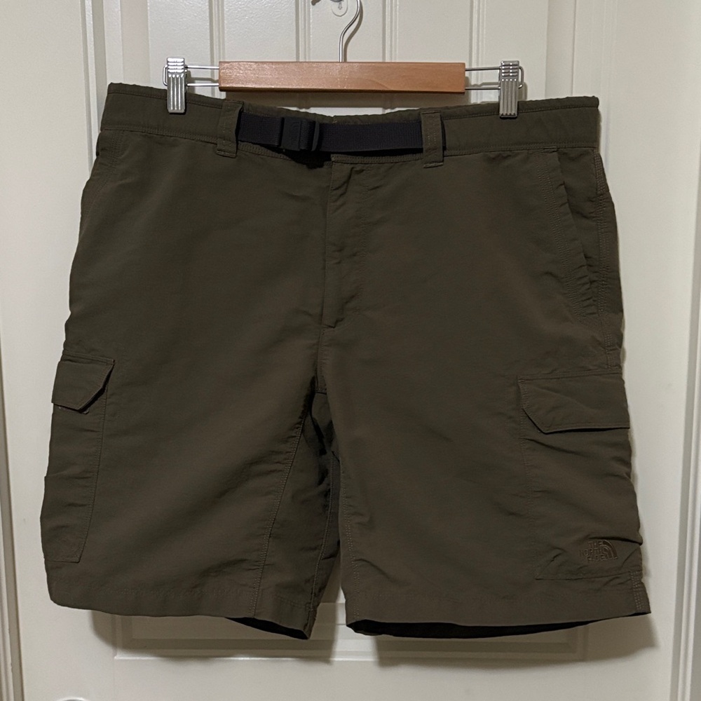 The North Face Men's Olive Green Cargo‎ Shorts with Webbing Belt